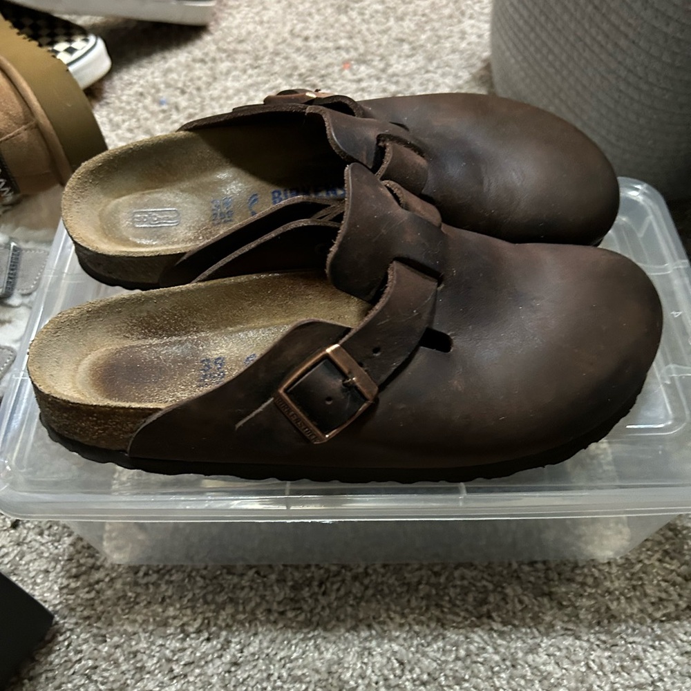 EUC Bikenstock Boston Clogs in Oiled Leather Sz 39